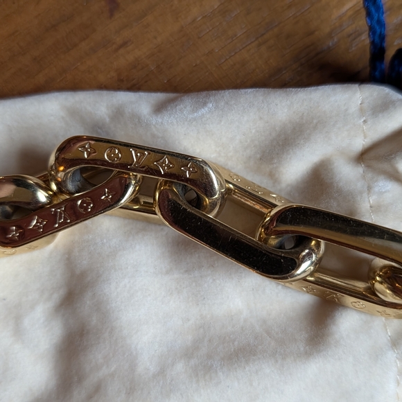 Louis Vuitton Gold Chain Necklace! - Picture 4 of 9